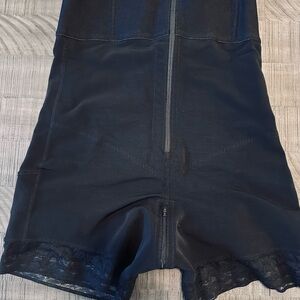 Shapellx Airslim lace steel boned shapeware for women butt enhancer tummy tuck.